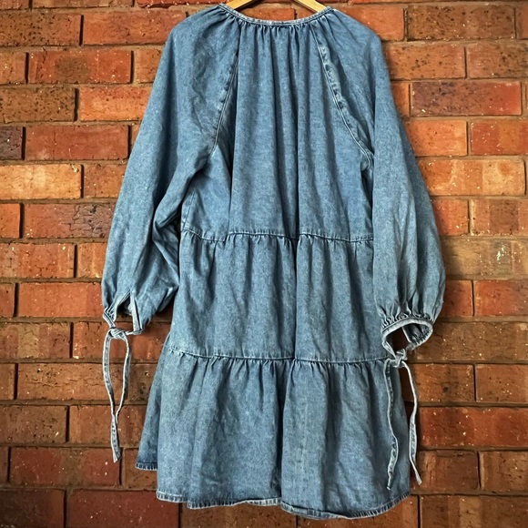 H&M Denim dress. Size XL fabulous used condition. Heavy cotton denim. - Picture 3 of 8